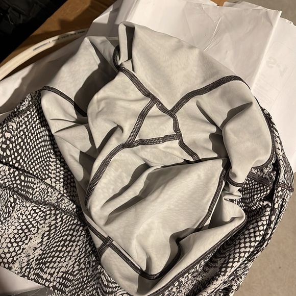 Lululemon Fast and Free size 6 - Picture 4 of 4